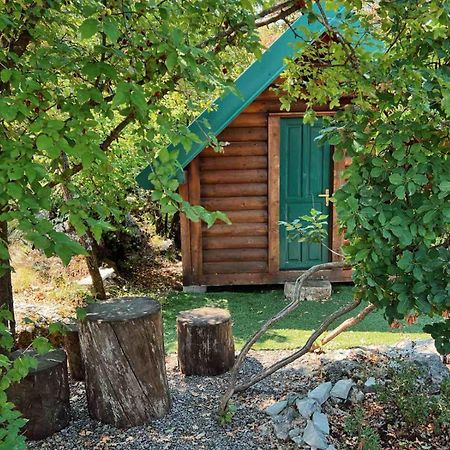 Camp Oaza,Lipa 호텔 센틴제 외부 사진