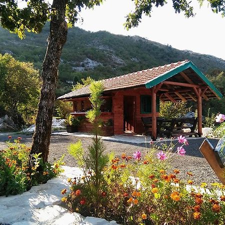 Camp Oaza,Lipa 호텔 센틴제 외부 사진